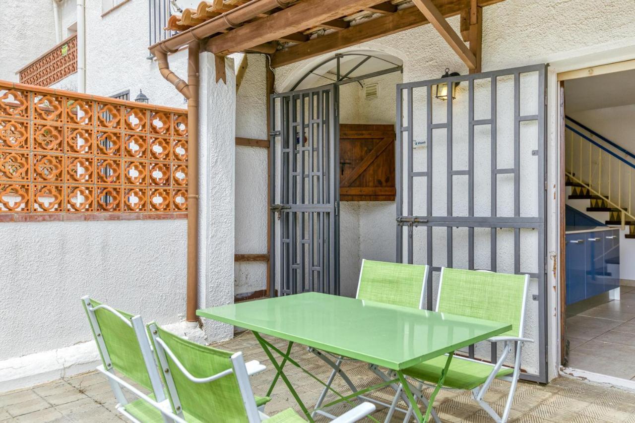 Apartamento Roses Victor Bagian luar foto