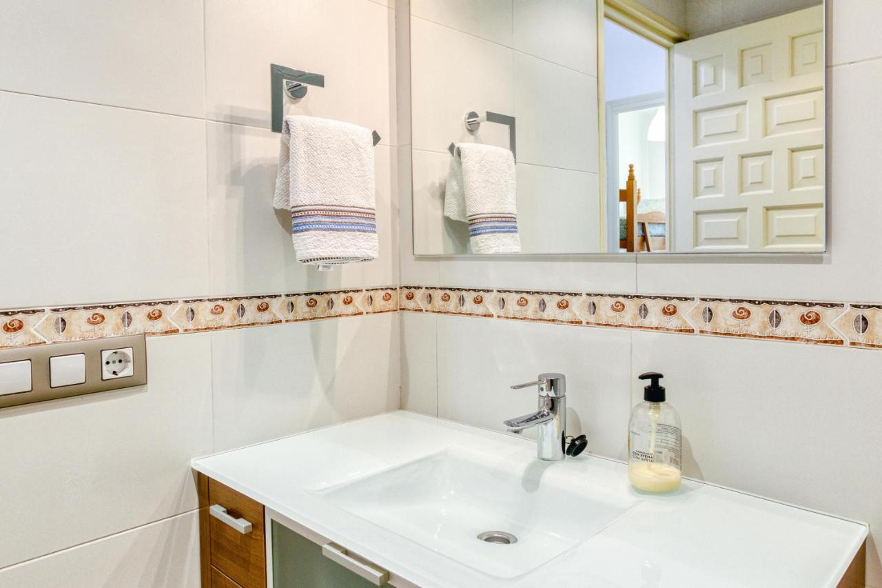 Apartamento Roses Victor Bagian luar foto
